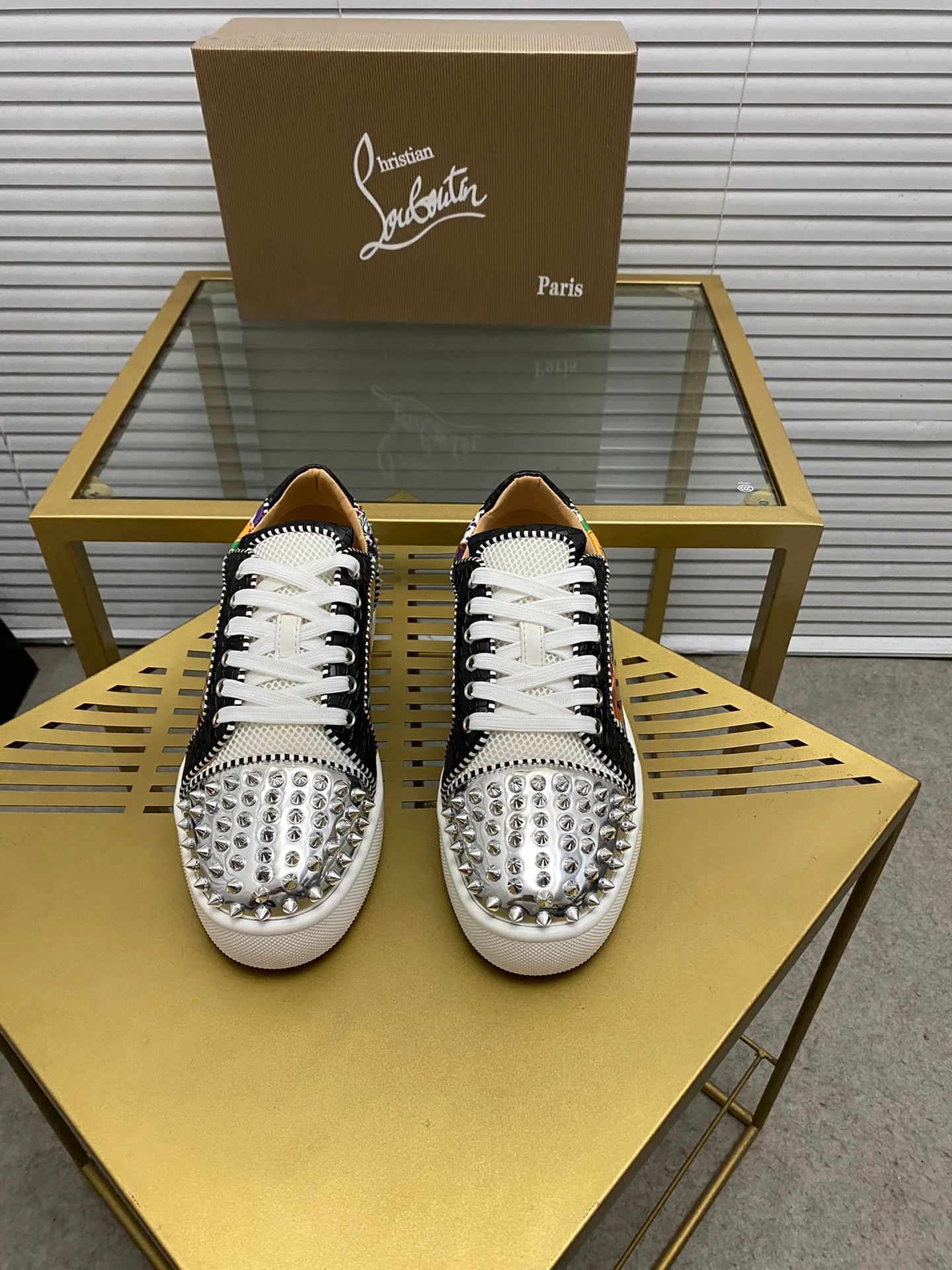 (Customized model) Ex-factory price is 600. christian louboutin (CL red sole shoes) counter series, casual sneakers for couples 📢 📢 📢 Exclusive hot style release 🎈🎈💪 Movable latex feet 👻 Finished outsole line [Proud] 😝Female 35-40# Male 38#-46, global supply😝 [Top version]: Original imported genuine leather upper, top original leather lining, original molded TPU outsole, original 1:1 detail processing, original shoe last,